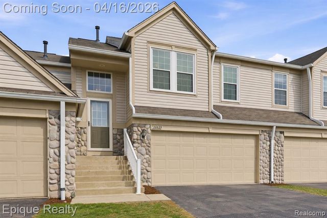 26625 Kirkway Circle, Woodhaven, MI 48183