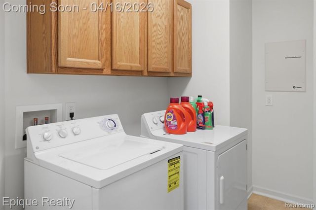 26625 Kirkway Circle, Woodhaven, MI 48183