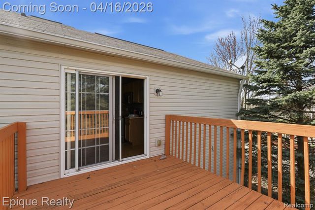 26625 Kirkway Circle, Woodhaven, MI 48183