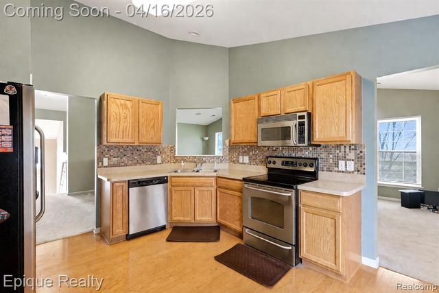 26625 Kirkway Circle, Woodhaven, MI 48183