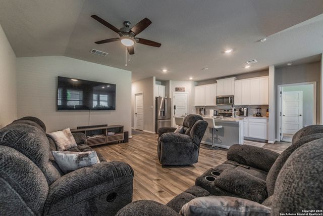 507 Shelton Pass, Cibolo, TX 78108
