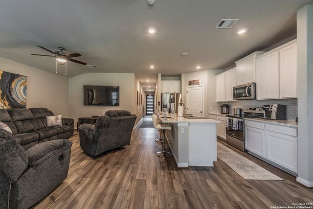 507 Shelton Pass, Cibolo, TX 78108