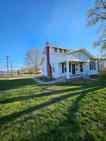 7 E Broadway, Monett, MO 65708