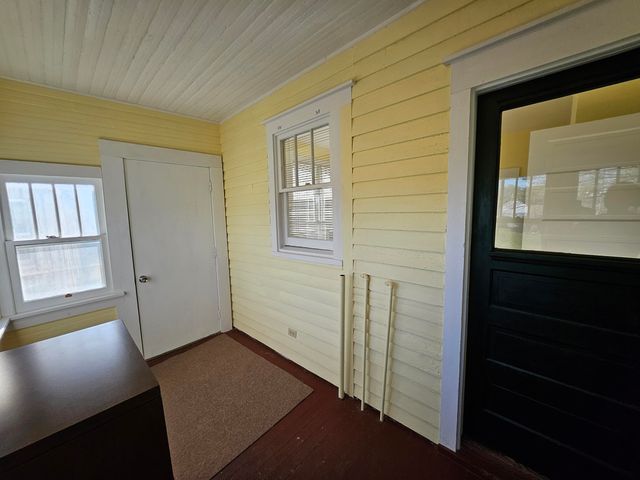 7 E Broadway, Monett, MO 65708