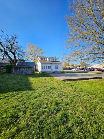 7 E Broadway, Monett, MO 65708