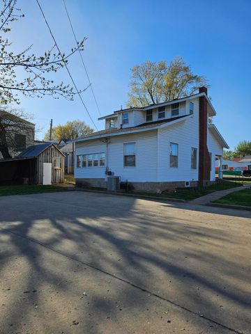 7 E Broadway, Monett, MO 65708