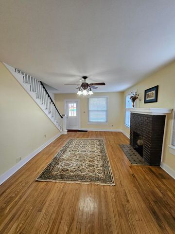 7 E Broadway, Monett, MO 65708