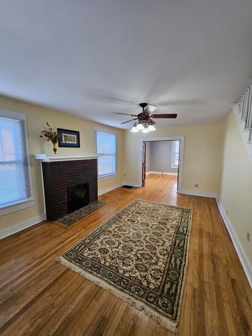 7 E Broadway, Monett, MO 65708