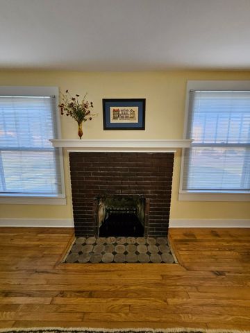 7 E Broadway, Monett, MO 65708