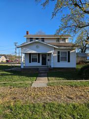 7 E Broadway, Monett, MO 65708