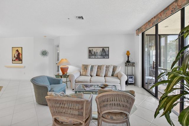 5153 Floria Drive M, Boynton Beach, FL 33437