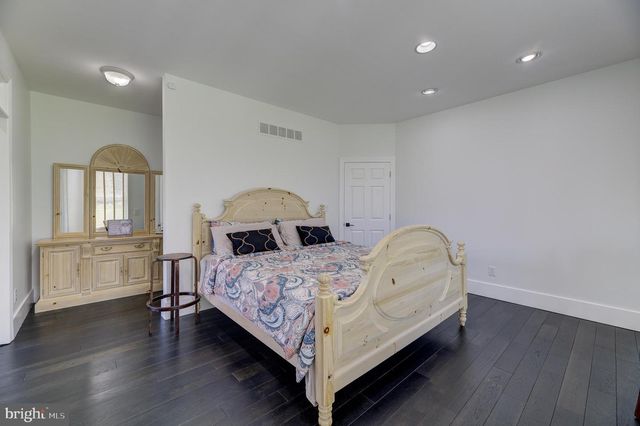 206 VAN ZANDT RD, Skillman, NJ 08558