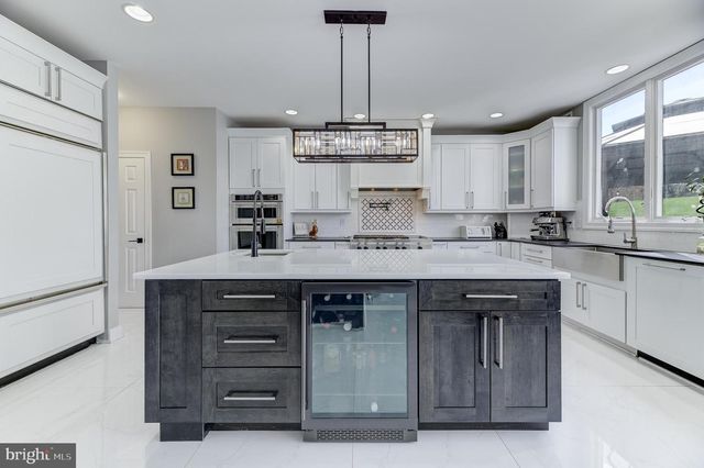 206 VAN ZANDT RD, Skillman, NJ 08558