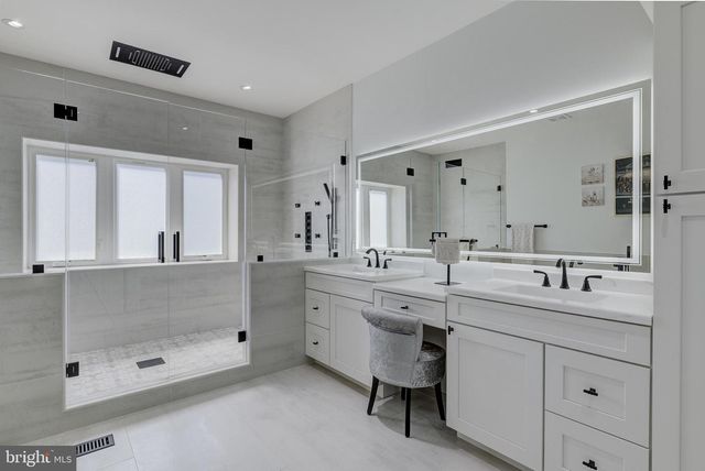 206 VAN ZANDT RD, Skillman, NJ 08558