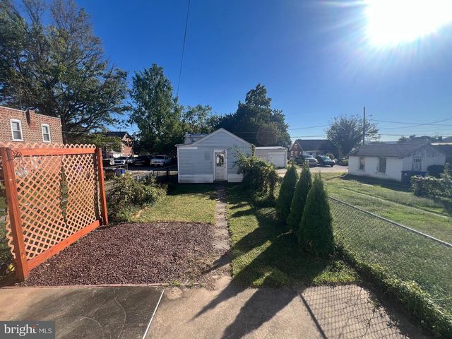 1032 QUEEN ST, Pottstown, PA 19464
