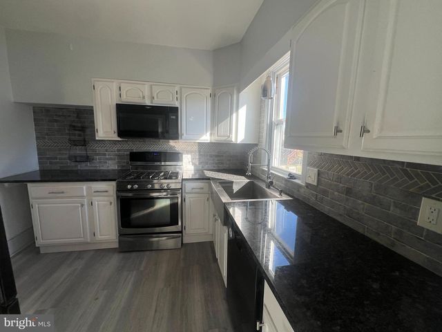 1032 QUEEN ST, Pottstown, PA 19464