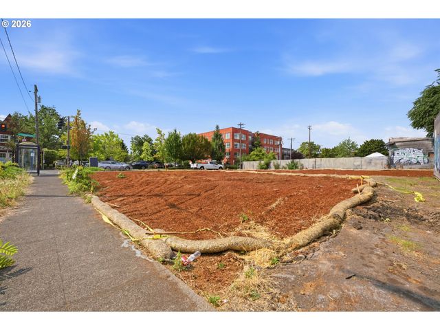 1455 Ne KILLINGSWORTH St, Portland, OR 97211