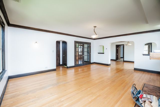 11127 S Homewood Avenue, Chicago, IL 60643