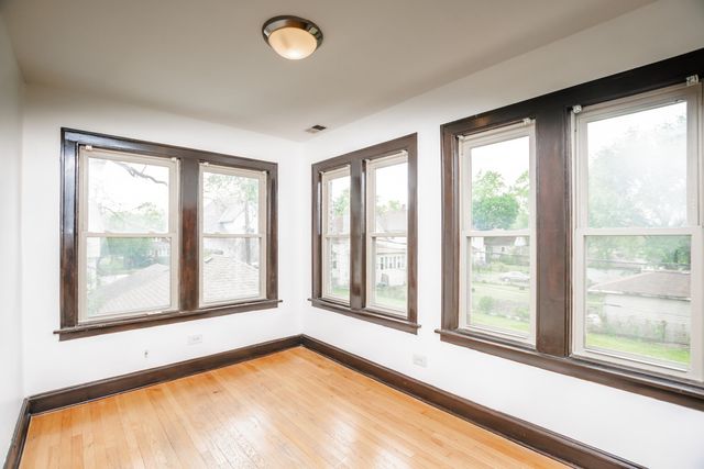 11127 S Homewood Avenue, Chicago, IL 60643