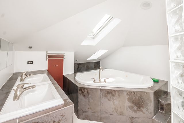11127 S Homewood Avenue, Chicago, IL 60643