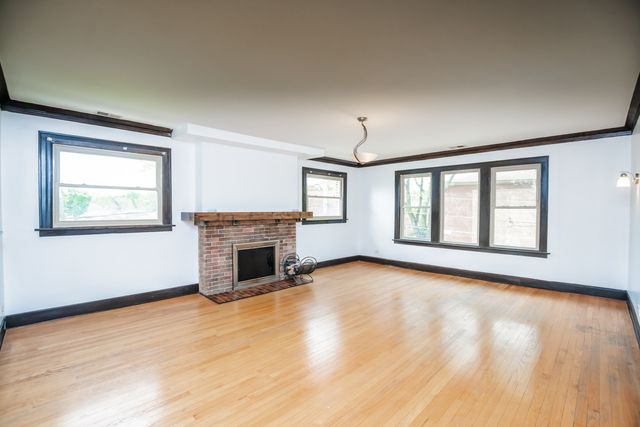 11127 S Homewood Avenue, Chicago, IL 60643