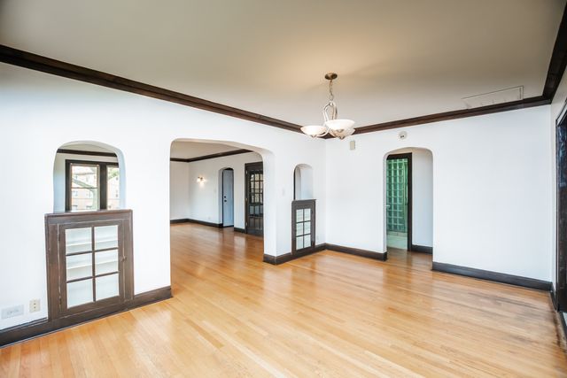 11127 S Homewood Avenue, Chicago, IL 60643