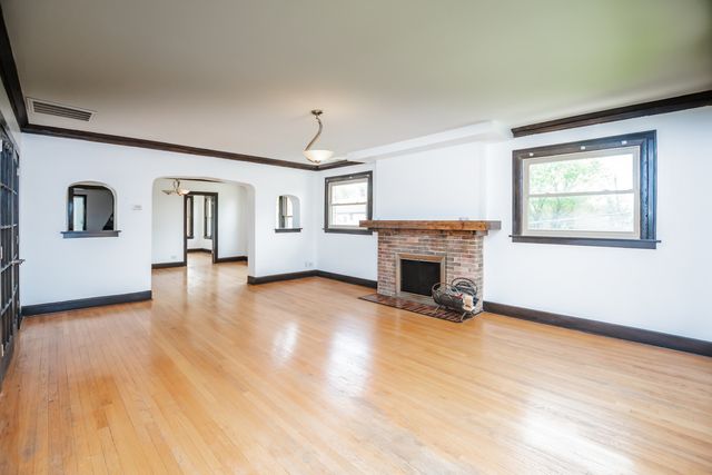 11127 S Homewood Avenue, Chicago, IL 60643