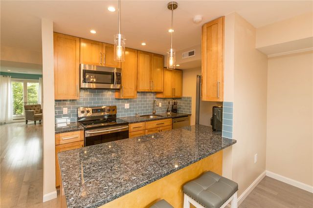 319 Swans Wharf Row, Newport, RI 02840