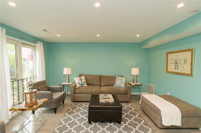 319 Swans Wharf Row, Newport, RI 02840