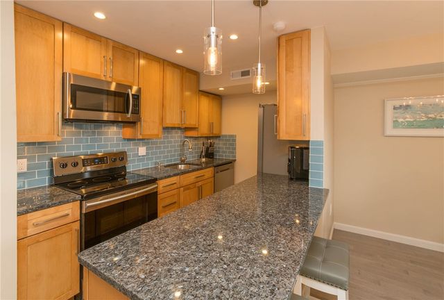 319 Swans Wharf Row, Newport, RI 02840