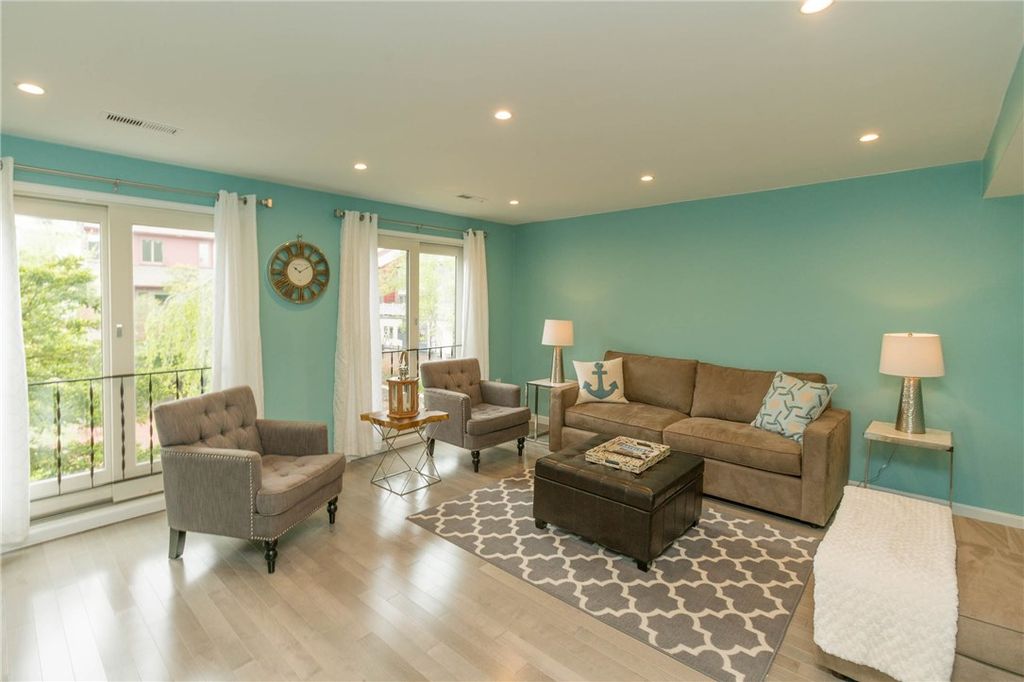 319 Swans Wharf Row, Newport, RI 02840