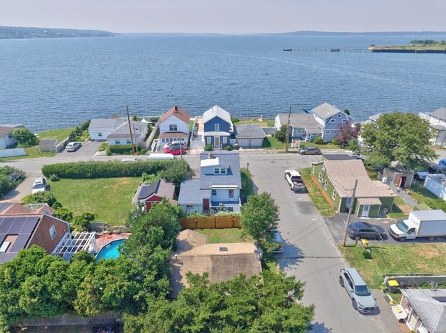 24 Ripley St, Somerset, MA 02725