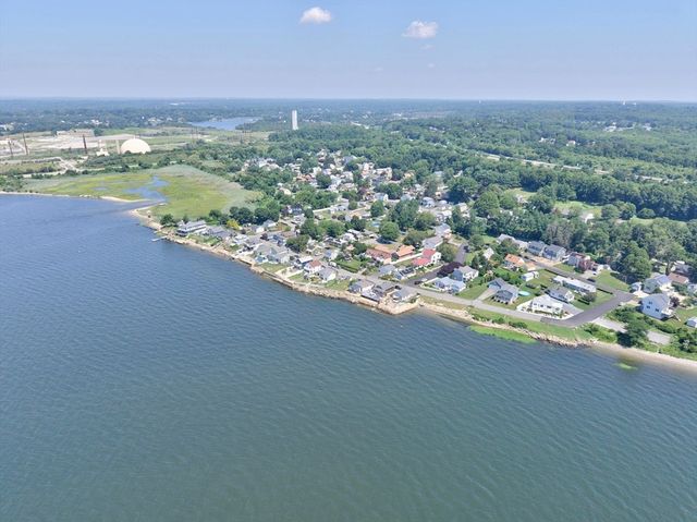 24 Ripley St, Somerset, MA 02725