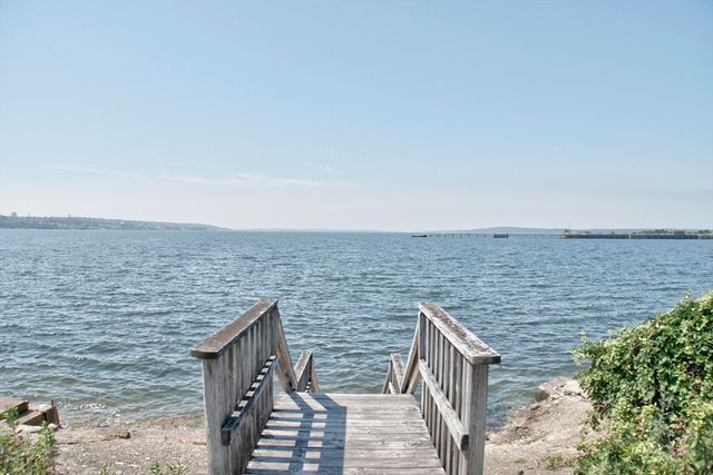 24 Ripley St, Somerset, MA 02725
