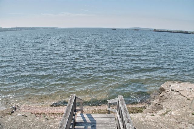 24 Ripley St, Somerset, MA 02725