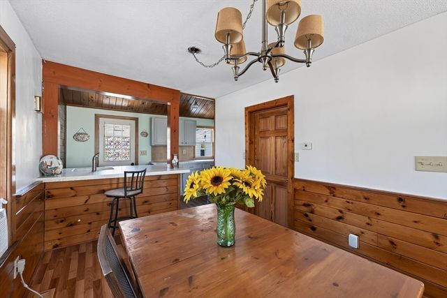 24 Ripley St, Somerset, MA 02725
