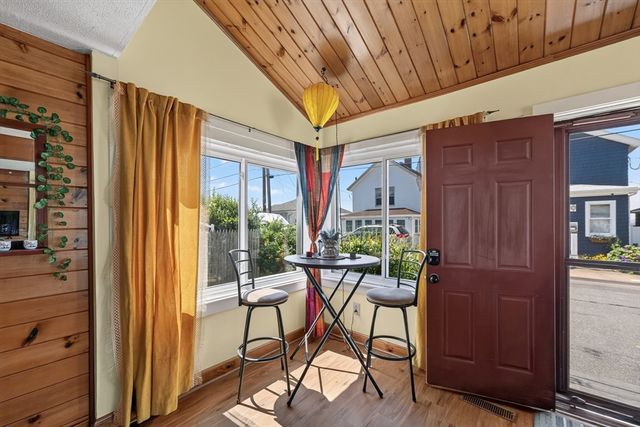 24 Ripley St, Somerset, MA 02725