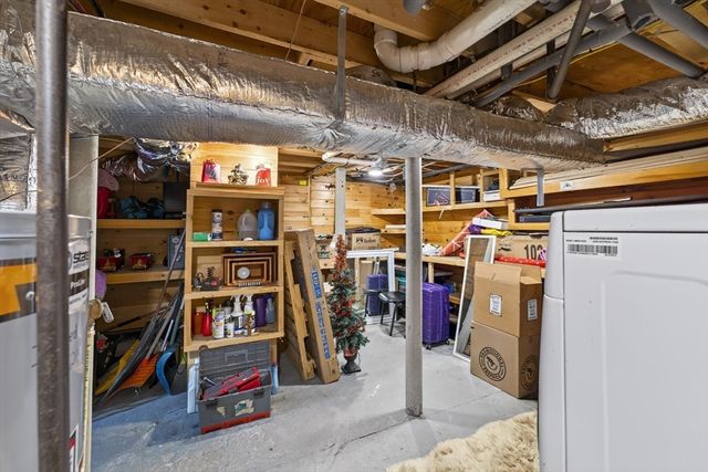 24 Ripley St, Somerset, MA 02725