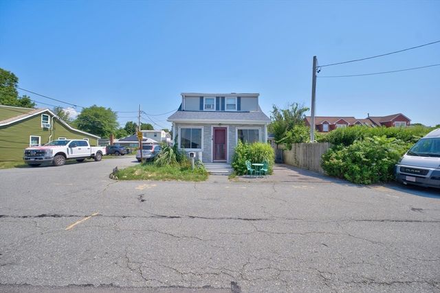 24 Ripley St, Somerset, MA 02725
