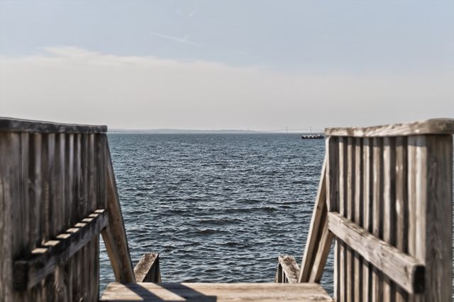 24 Ripley St, Somerset, MA 02725