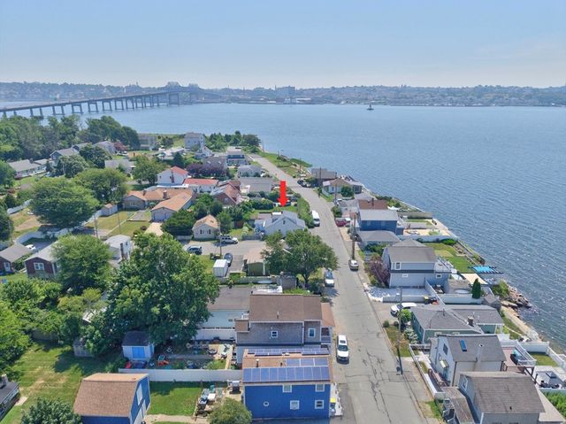 24 Ripley St, Somerset, MA 02725