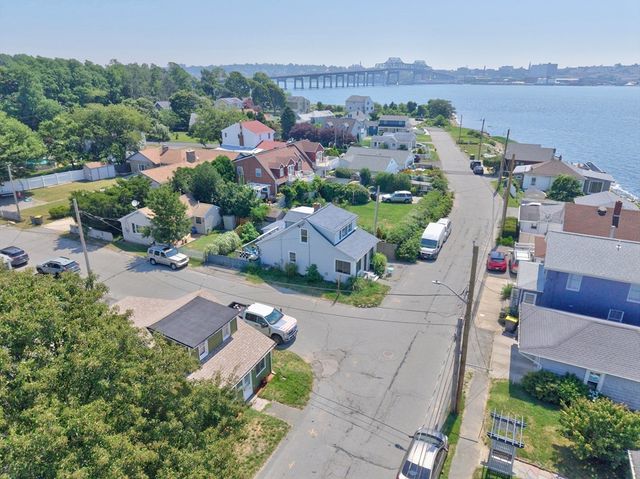 24 Ripley St, Somerset, MA 02725