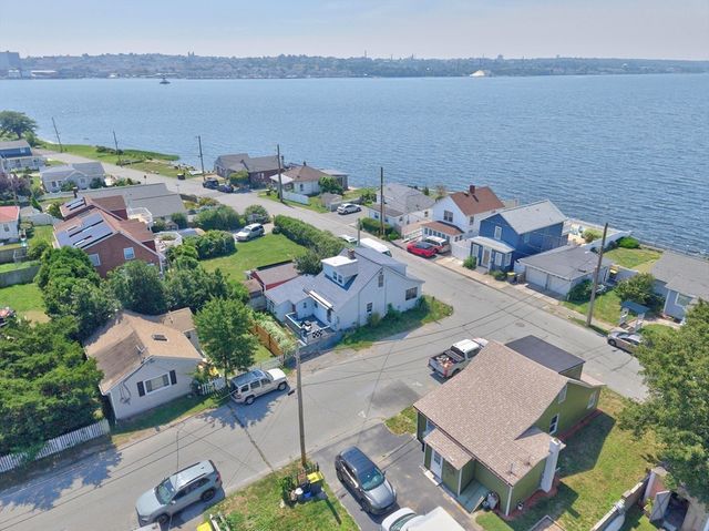 24 Ripley St, Somerset, MA 02725
