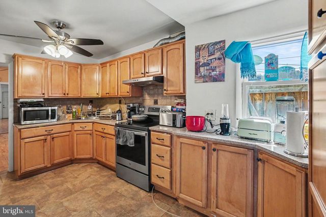 114 PEAR ST, Reading, PA 19601