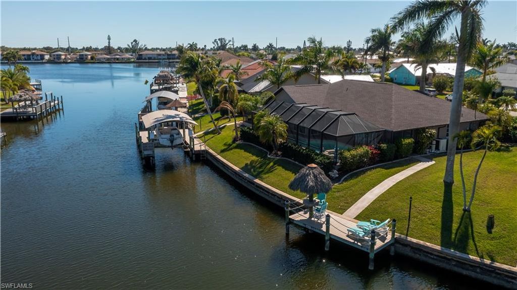 Image 11 of property listing at 4521 SW 2nd AVE, Cape Coral, FL 33914