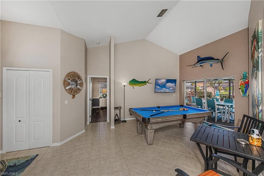 Image 14 of property listing at 4521 SW 2nd AVE, Cape Coral, FL 33914