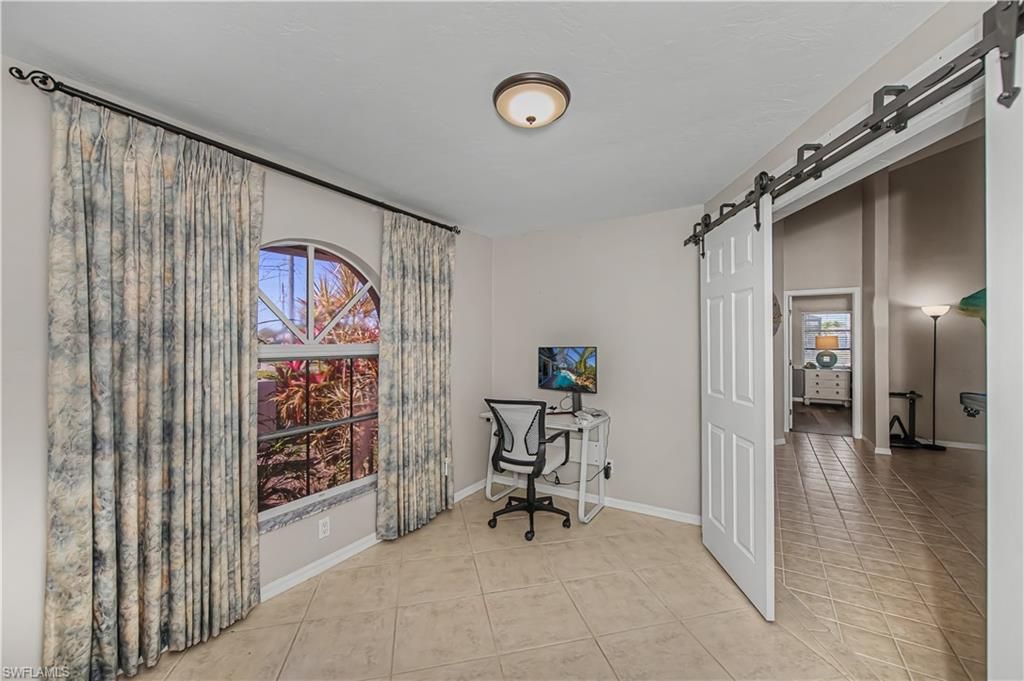 Image 15 of property listing at 4521 SW 2nd AVE, Cape Coral, FL 33914