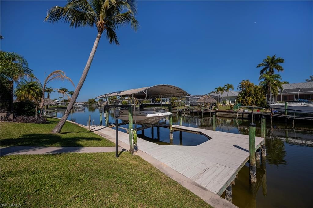 Image 45 of property listing at 4521 SW 2nd AVE, Cape Coral, FL 33914