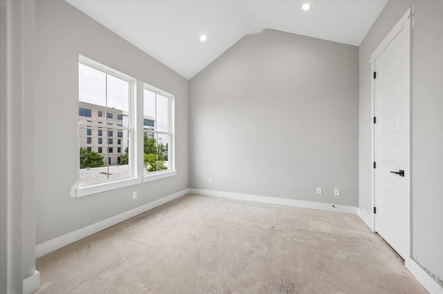 1189 W 19th Street, Houston, TX 77008