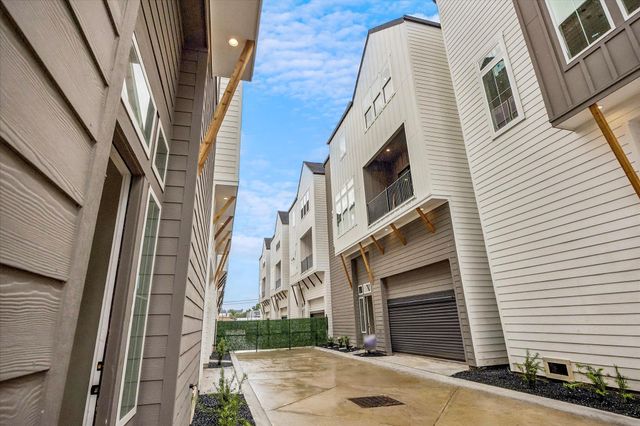 1189 W 19th Street, Houston, TX 77008
